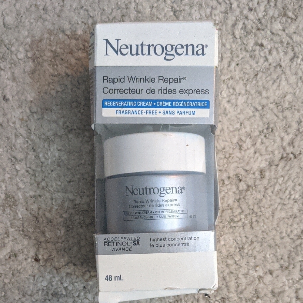 Neutrogena Rapid Wrinkle Repair Cream - White and Gray